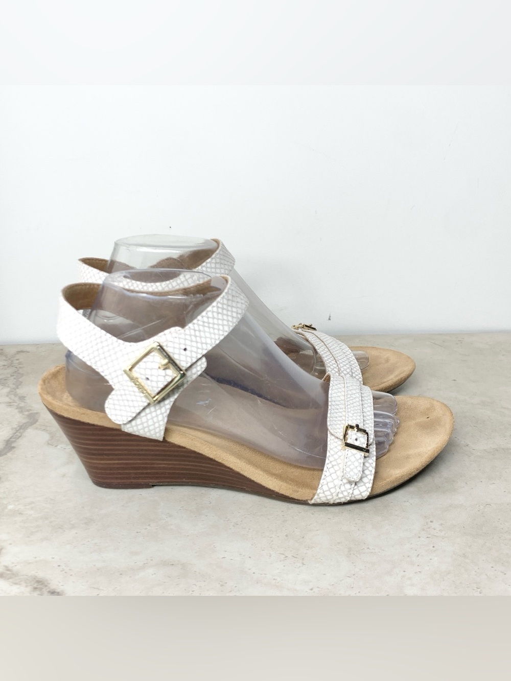 Vionic Laurie Sandals Women Size 10 Shoes Wedge Heel White Snakeskin Leather